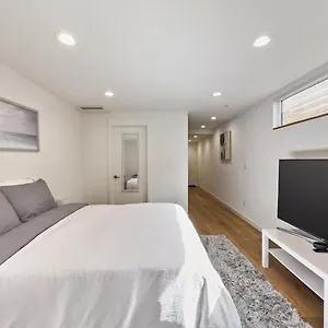 Apartment Modern Near Light Rail Seattle