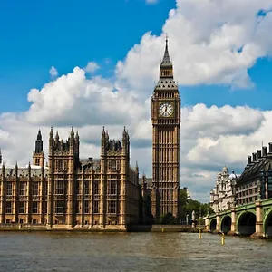 https://amazing-london-e18-1lr.brighton-hotels-england.com
